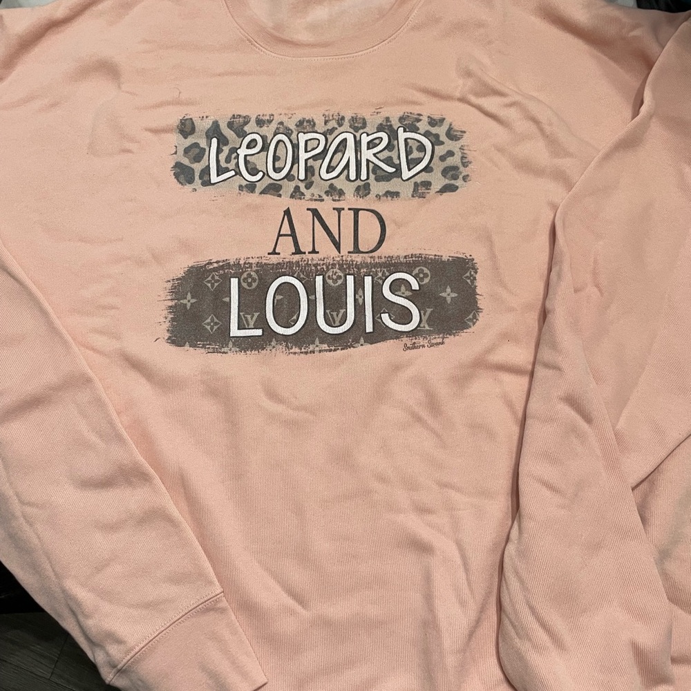 2XL sweatshirt in pastel peach.